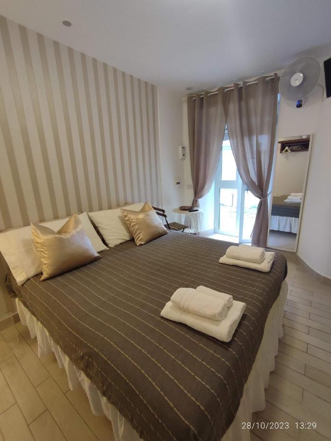La Casa Di Rosmary Bed & Breakfast Naples